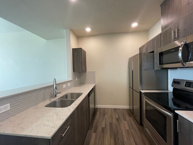Building Photo - Beaverton 1Bed 1Bth Condo in Bethany! Vaul...