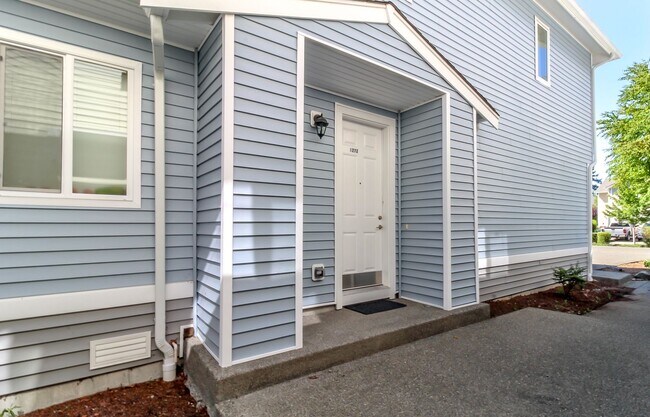Foto del edificio - 2-Bedroom DuPont Condo with New Interior Paint and Carpet