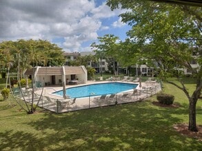 Building Photo - 6850 Royal Palm Blvd