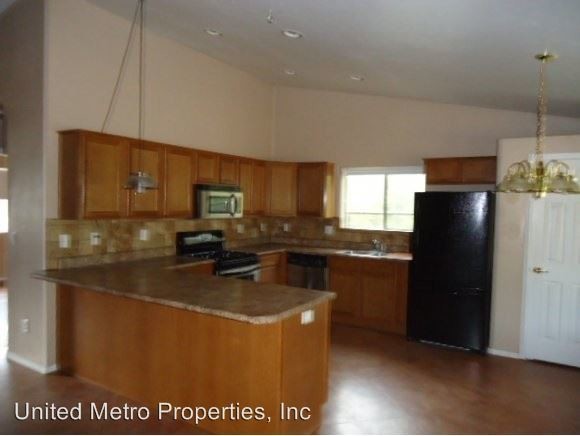 Building Photo - 3 br, 2 bath House - 1618 N Topaz Rd