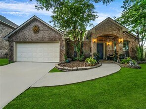 Building Photo - 3300 Melvin Dr