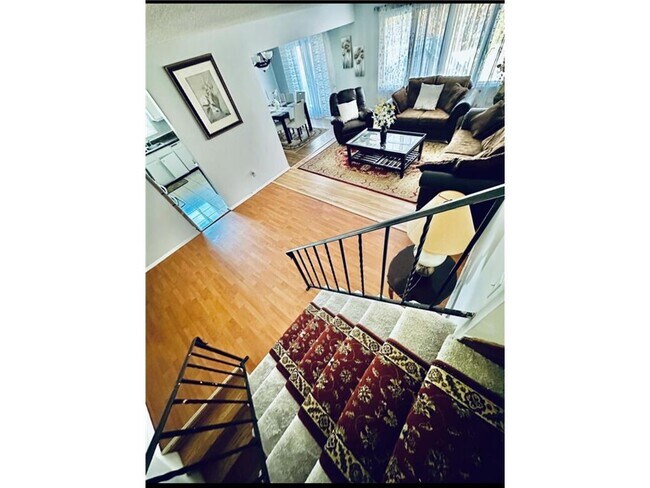Foto del edificio - 504 Crestview Dr S