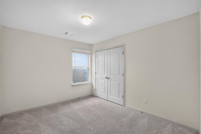 Foto del edificio - 105 Greenway Dr