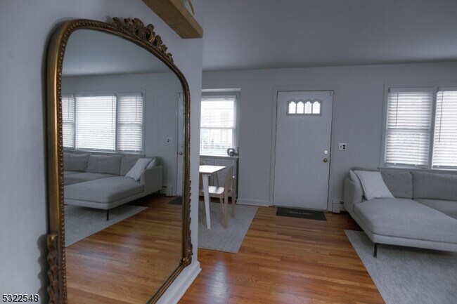 Foto del edificio - 103 Ashwood Ave