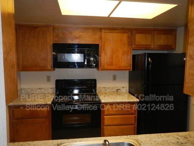 Photo - 5596 Makati Cir House