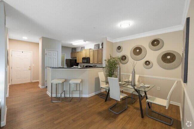 Brookstone - 2 habitaciones, 2 baños - 1131 pies cuadrados - Comedor - Walden at Chatham Center