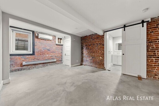 Foto del edificio - 1066 N Clarkson St