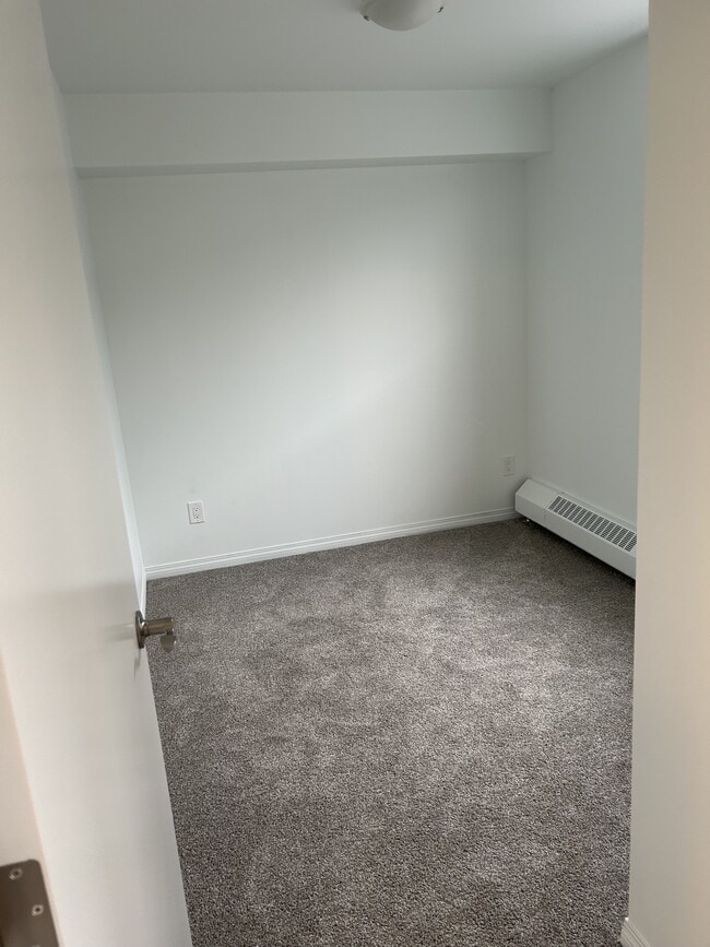 Photo du bâtiment - 3611-118 118 Ave NW