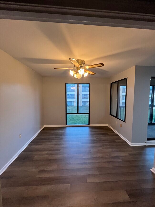 Dining Room - 1028 Brinker Dr