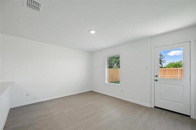Foto del edificio - 907 Sandhill Crane Ln