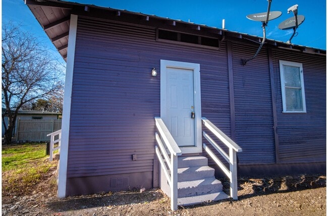 Photo - 4115 S Presa St Apartment