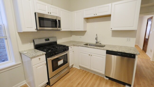 Foto del edificio - 1422 N Maplewood Ave