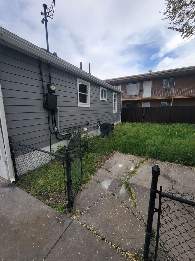 Building Photo - Cute Remodeled 4 Bedroom House for Rent in SLC!