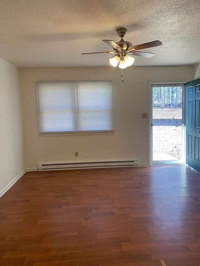 Foto del edificio - 2BR / 1 BA Apartment Available for Rent!