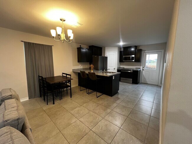 Building Photo - 5626 Encanto Dr