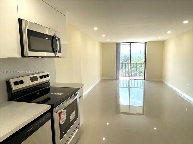 Foto del edificio - 16851 NE 23rd Ave