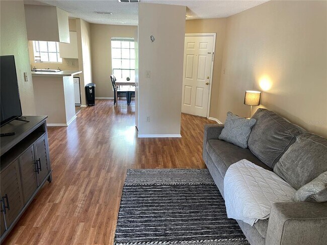 Foto del edificio - 8752 Mallard Reserve Dr