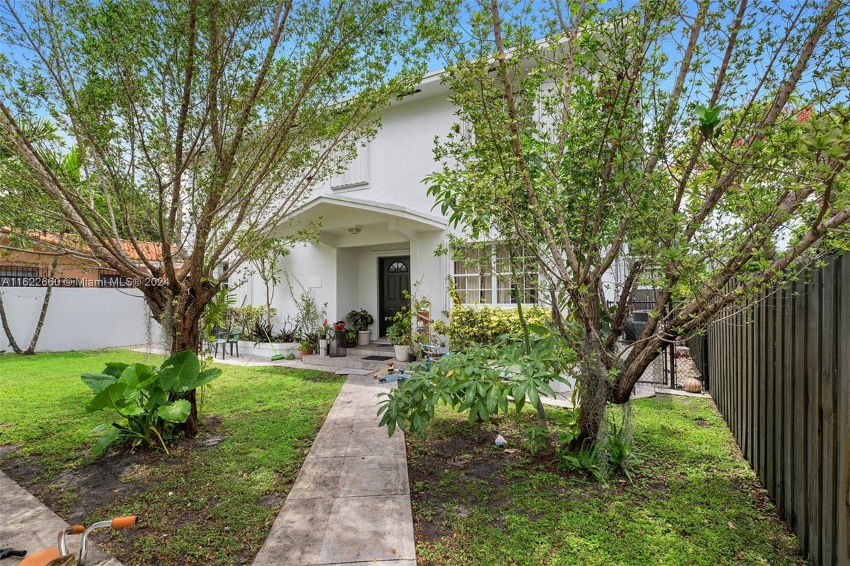 Primary Photo - 220 NW 48th Ct