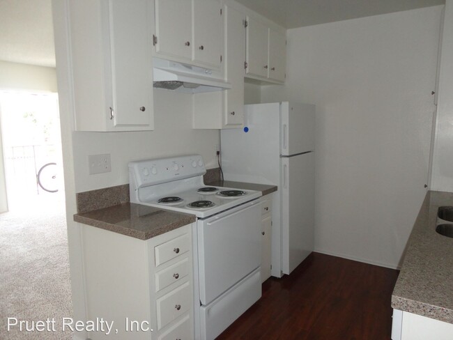 Building Photo - 2146 Sunset Cliffs Blvd
