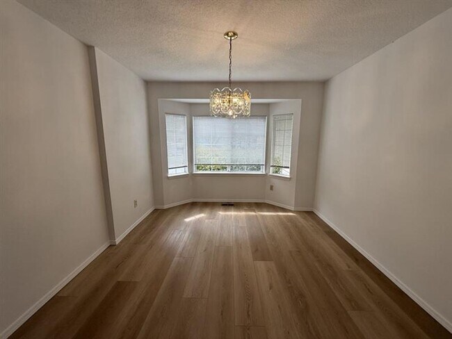 Foto del edificio - 16055 SW Theresa Ct