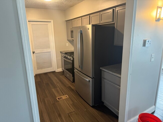 Foto del edificio - 120 Lakeview Blvd