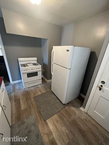 Building Photo - 2 br, 1 bath Duplex - 3604 West 130th Stre...