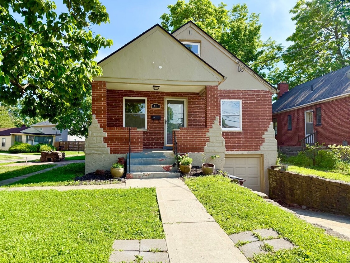 Cozy & Spacious 4-Bedroom Home in Cincinnati - Cozy & Spacious 4-Bedroom Home in Cincinnati