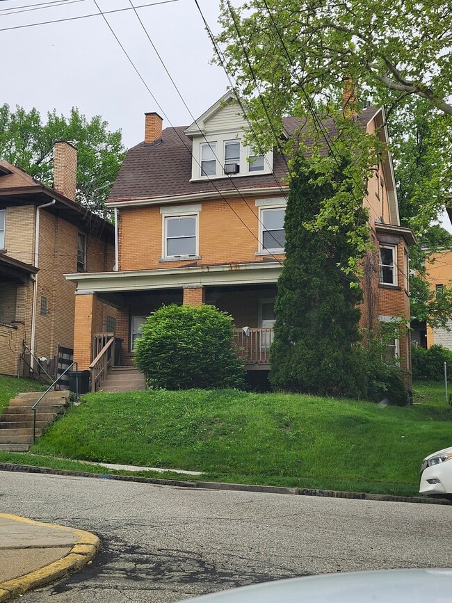 Building Photo - 124 Giffin Ave