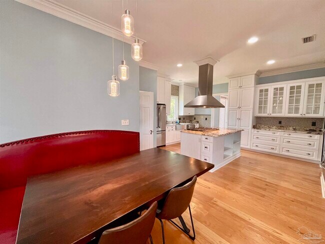 Foto del edificio - 326 Deer Point Dr