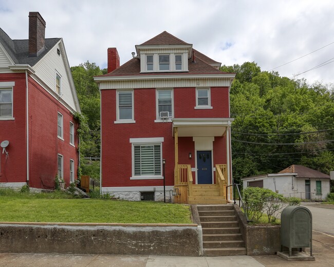 Building Photo - 604 Middle Ave