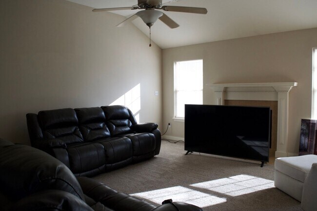 Foto del edificio - Nice 3 Bed 2 Bath House In Vanderveen Crossing!