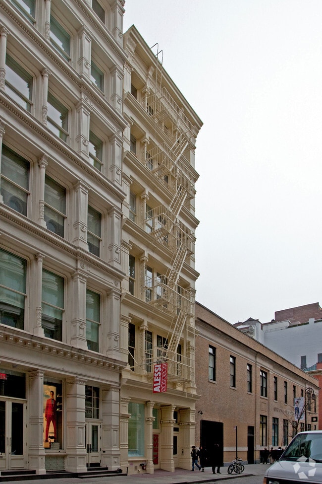 Building Photo - 130 Greene St