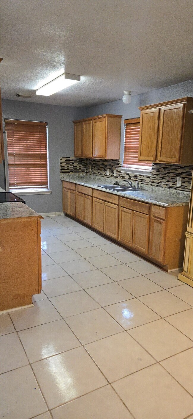Building Photo - 11807 Greenmesa Dr