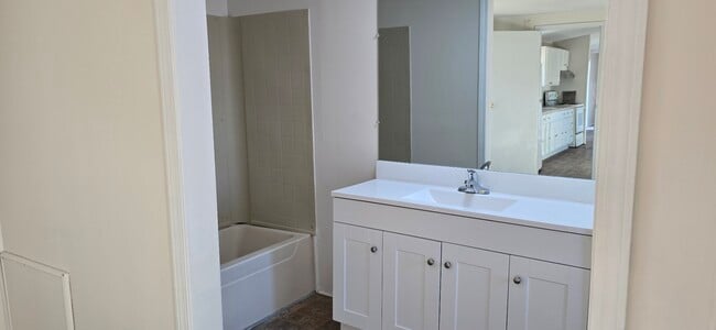 Building Photo - 101 Hudson Ln