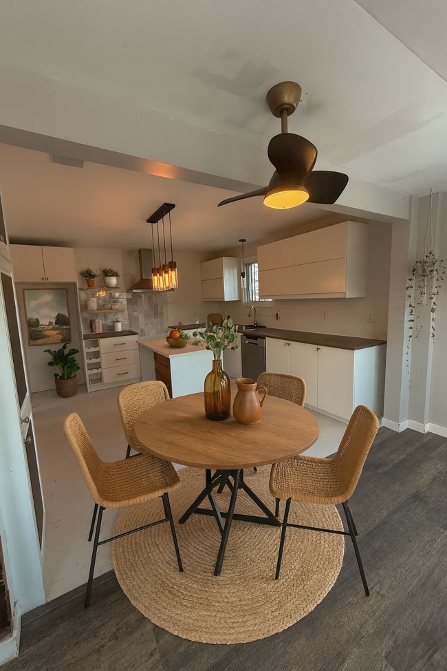 Building Photo - 1083 Rue La Salle