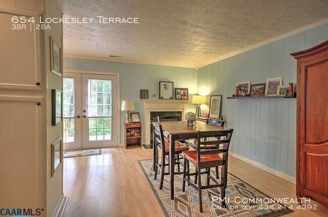 Foto del edificio - 654 Lockesley Terrace