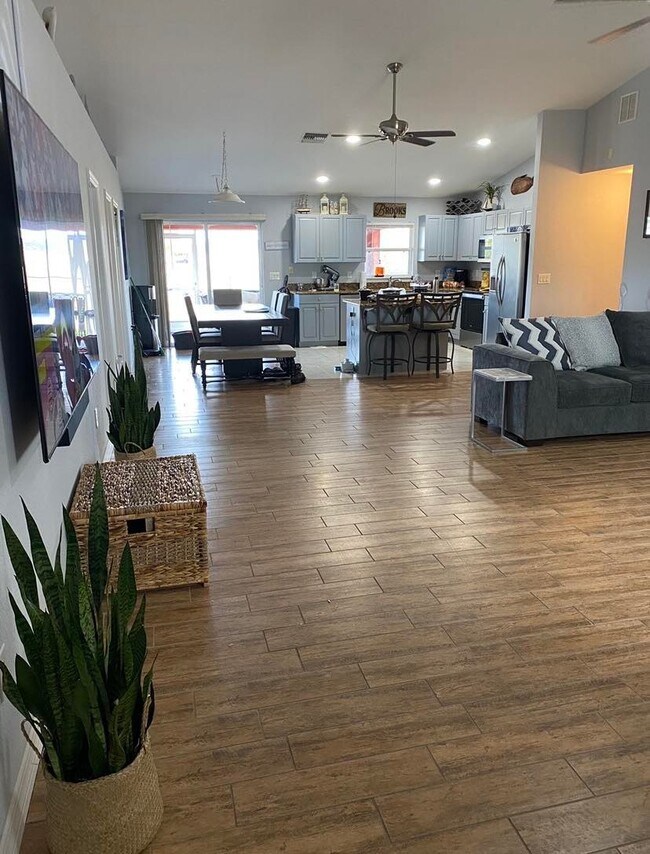 Building Photo - 703 El Dorado Blvd N