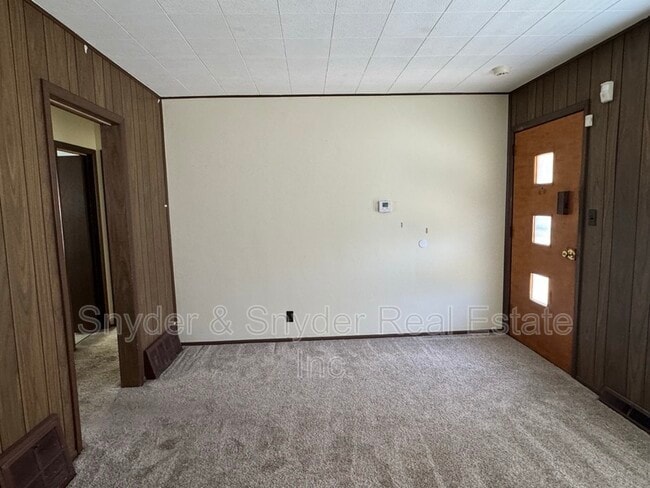 Building Photo - 349 St Leger Ave