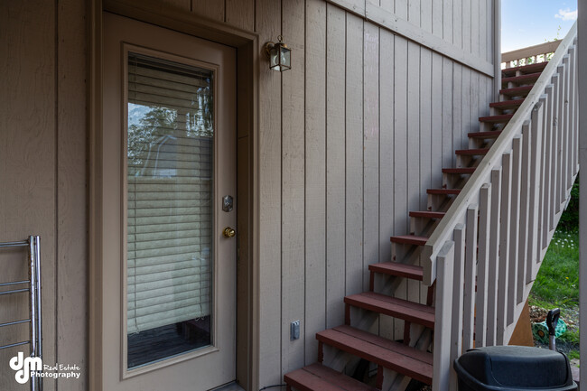 1st floor unit entrance - 11760 Alderwood Loop