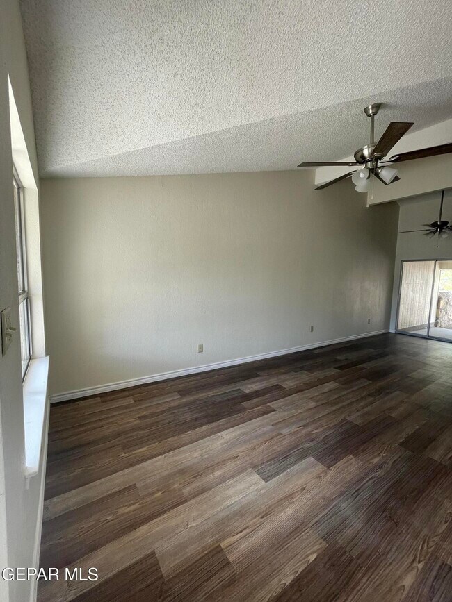 Building Photo - 851 Montera Rd