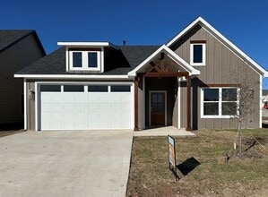 Building Photo - 505 Southern Dr