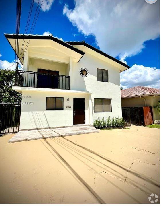 Building Photo - 2324 SW 57th Ave