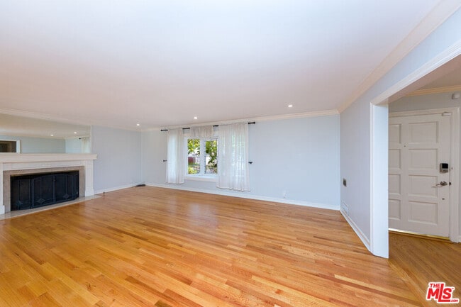 Building Photo - 9808 Hillgreen Pl