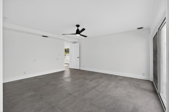Building Photo - 624 Southwind Cir