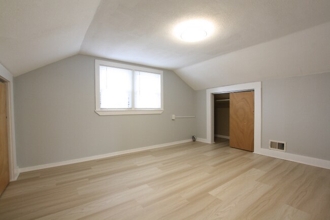 Foto del edificio - 348 W Pike St