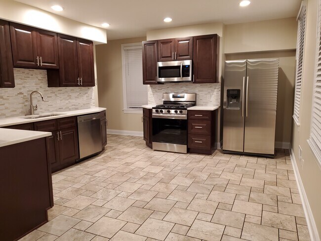 Kitchen - 14 Dunlap St