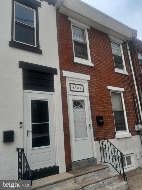 Primary Photo - 4604 E Thompson St