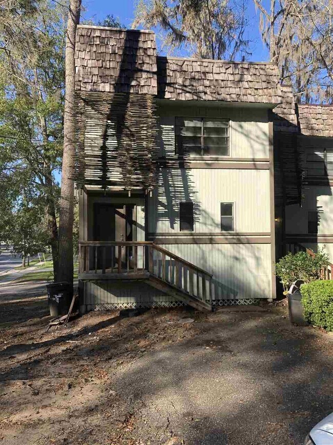 Building Photo - 1550 Three Lanterns Ln