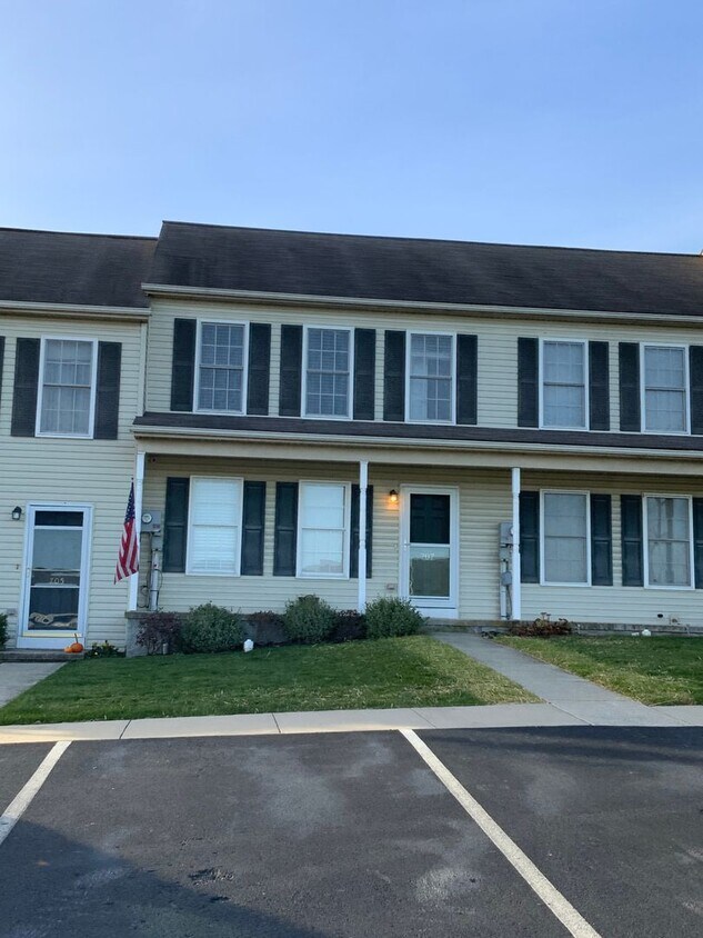 707 Knoll Dr, Mount Joy, PA 17552 House Rental in Mount Joy, PA