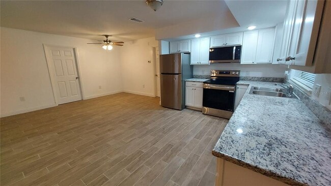 Building Photo - 9700 SW 209th Ct